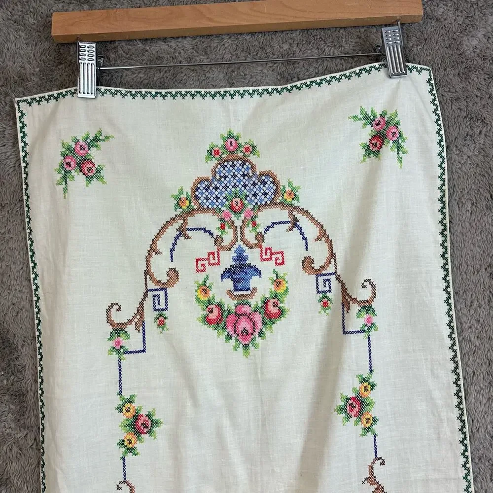 Vintage Cross Stitch Rectangle Table Runner Cover White Blue PInk Floral
